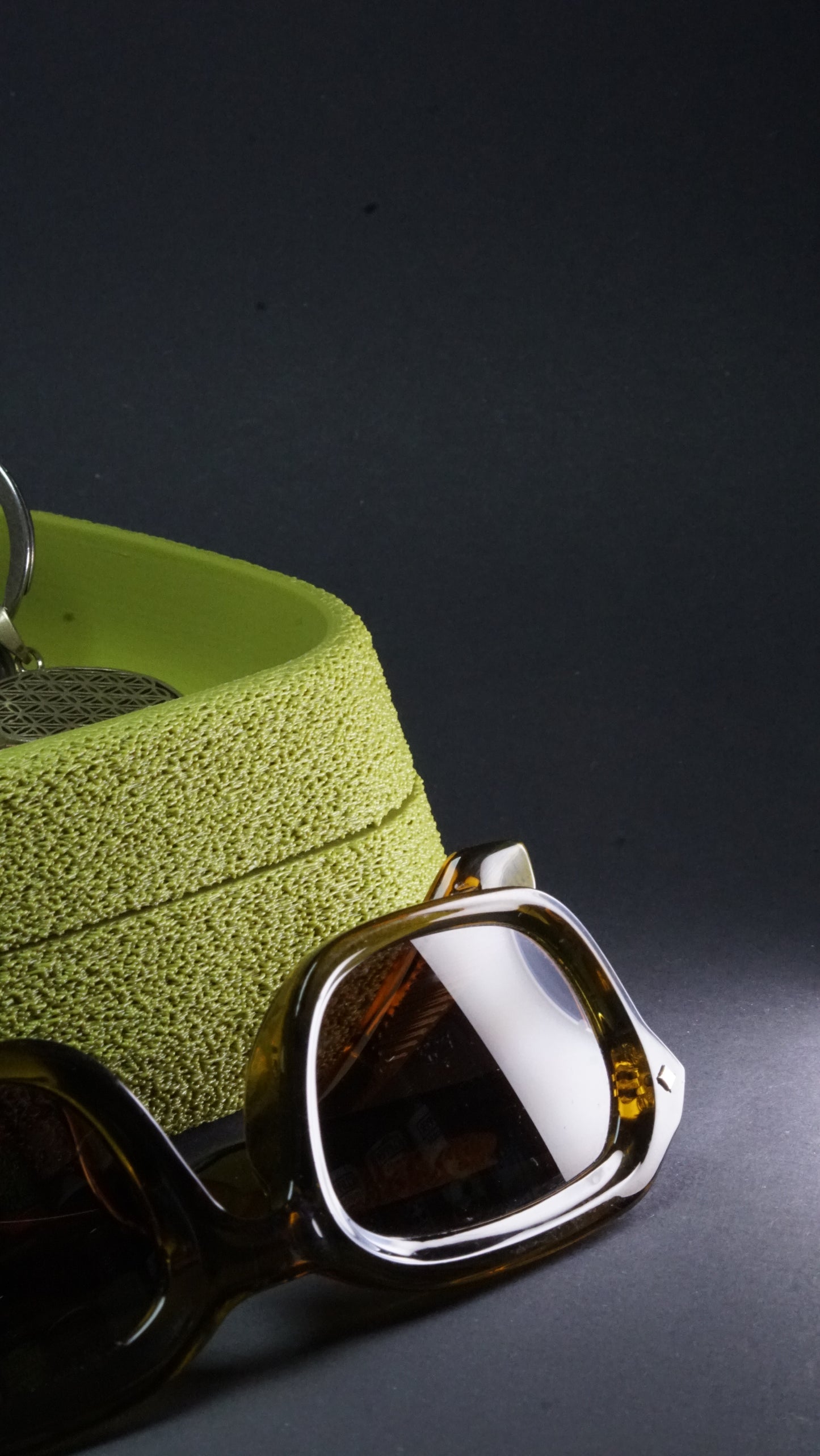 DropTray – Minimal Coin and Key Tray